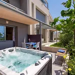 1 Bedroom Beautiful In Rab * Palit