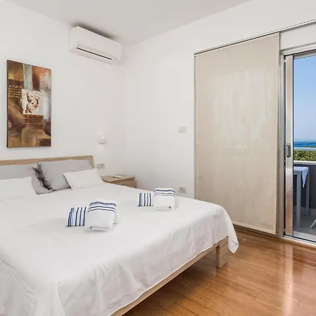 Сasa de vacaciones 1 Bedroom Beautiful In Rab