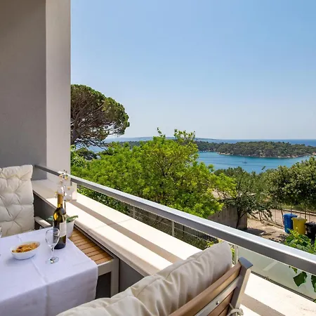 1 Bedroom Beautiful In Rab