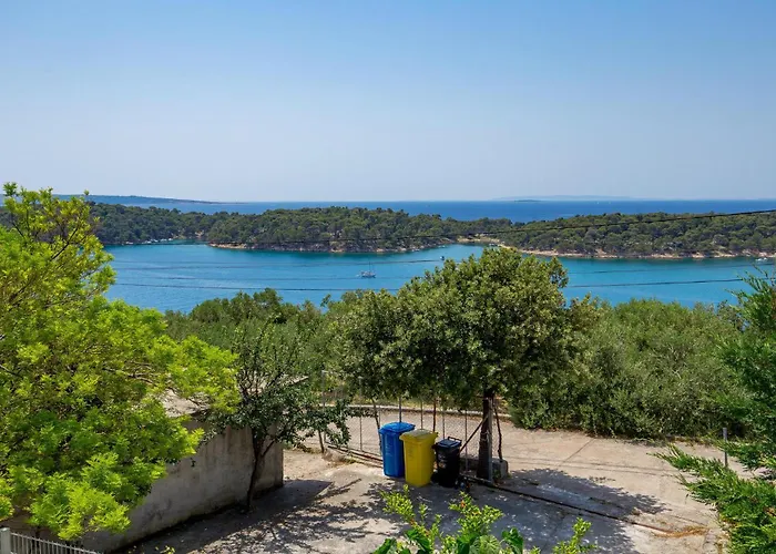 1 Bedroom Awesome In Rab *