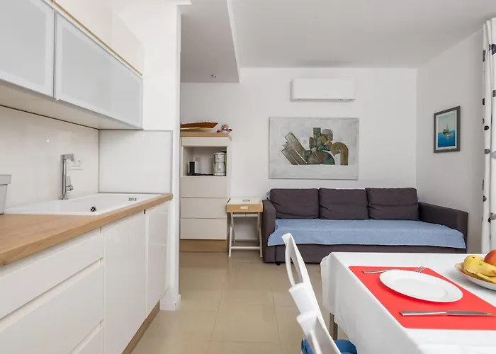 1 Bedroom Awesome In Rab