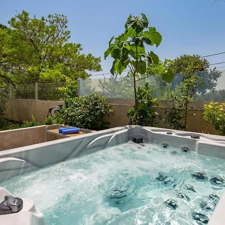 Stunning In Rab With Jacuzzi * Palit