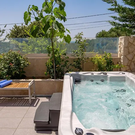 Stunning In Rab With Jacuzzi Holiday home Palit