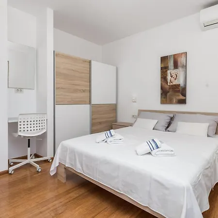 1 Bedroom Awesome In Rab