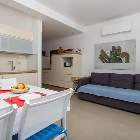 Holiday home Stunning In Rab With Jacuzzi