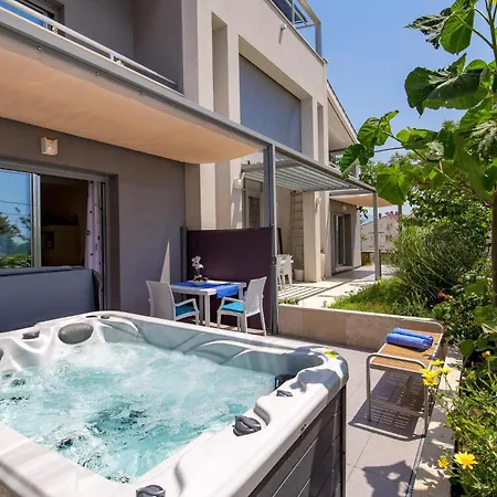 Stunning In Rab With Jacuzzi * Palit