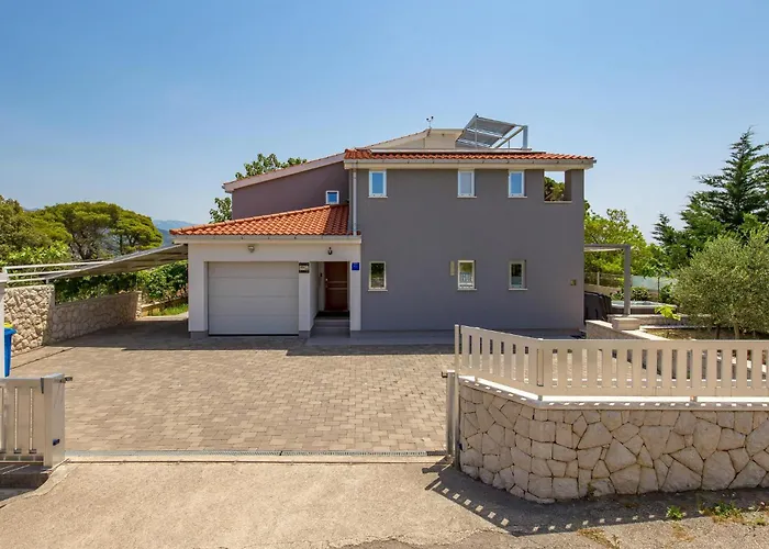1 Bedroom Awesome In Rab *