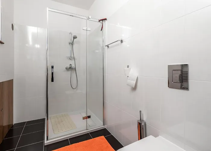 Feriehus 1 Bedroom Awesome In Rab Palit
