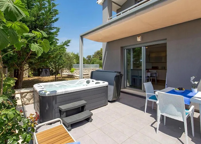 1 Bedroom Awesome In Rab Feriehus Palit